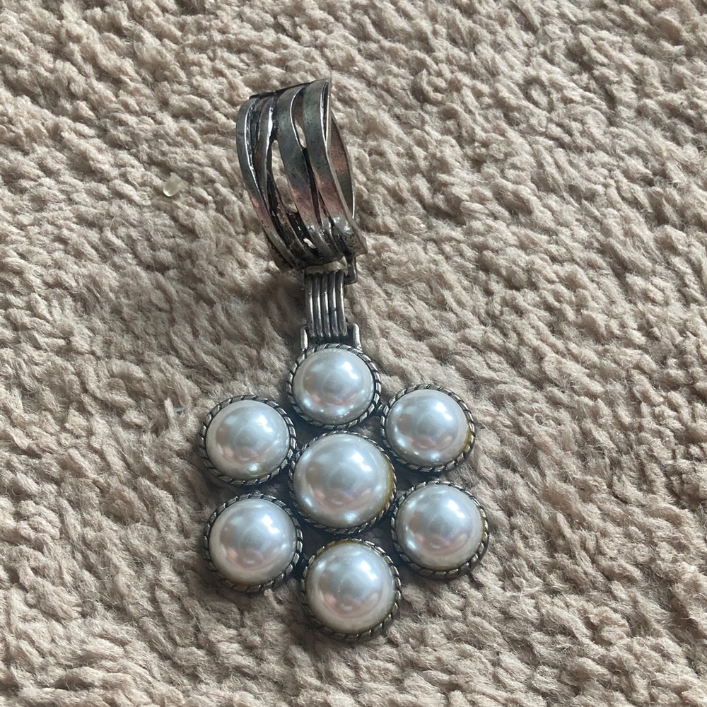 Silver Pearl Flower Scarf Pendant